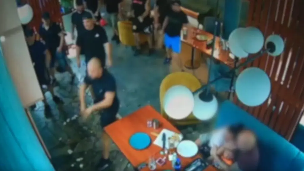 Atak pseudokibiców. Właściciel restauracji o "armagedonie"