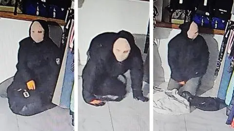 Mieli na twarzach maski, jednak to im nie pomogło. Coś zostawili