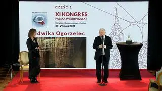 Jarosław Kaczyński wręcza nagrodę Ludwice Ogorzelec na kongresie "Polska Wielki Projekt"