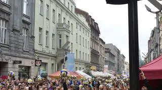 Zegar pokazuje dni, godziny i minuty 