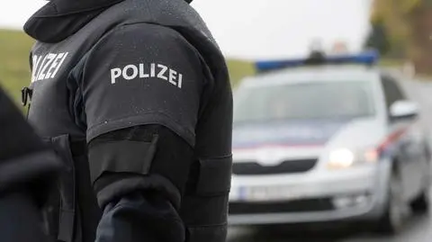 austria policja shutterstock_2413172797