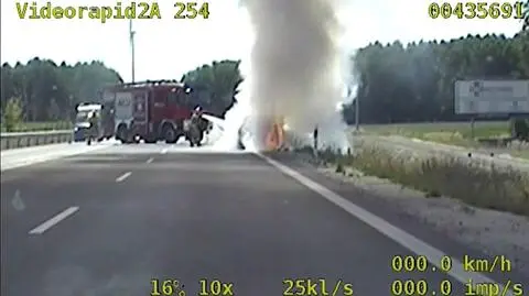 Auto zapaliło się podczas jazdy na DK45