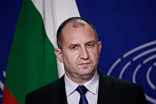 Rumen Radew podpisał dekrety w sprawie rozwiązania parlamentu i daty nowych wyborów 