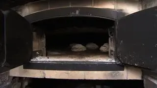 Piec rozebrano i odtworzono w całości na nowo