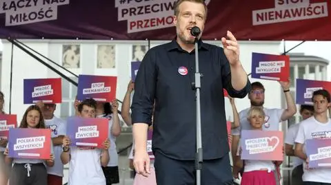 Zandberg: kiedy biją nie ma miejsca na podziały