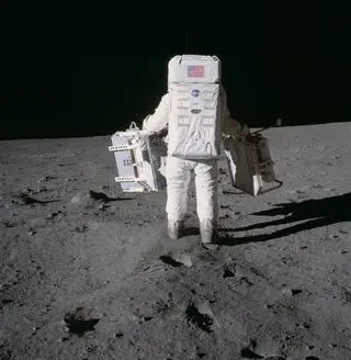 Oryginalne zdjęcia z misji Apollo 11