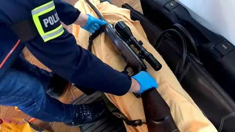 Policjanci zabezpieczyli 16 sztuk jednostek broni