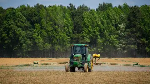 Belgijski rolnik przesunął granicę państwa, bo przeszkadzała mu w pracy w polu