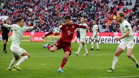 Bayern najadł się strachu w meczu z najgorszą drużyną ligi. Zaradził Lewandowski