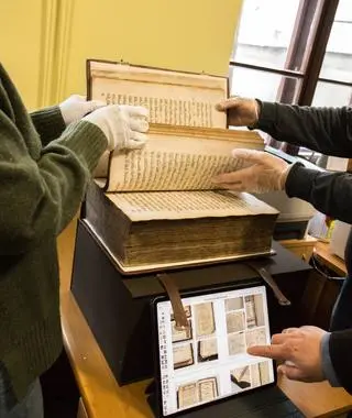 Przy okazji prac konserwatorskich Biblie zostały zdigitalizowane 