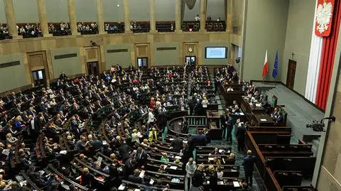 Głosowanie ws. statusu sędziów TK
