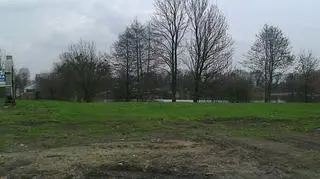 Za ekranami dźwiękochłonnymi nie ma zabudowań