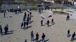 Kachówka pod Chersoniem: okupanci organizowali wiece poparcia dla Rosji, ale uczestników było niewielu