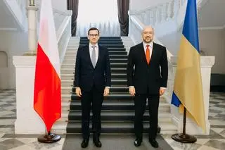 Mateusz Morawiecki i Denys Szmyhal