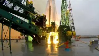 Start rakiety Sojuz-2.1b z kosmodromu Bajkonur 