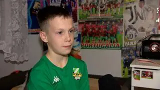 Kuba zaalarmował policjantów o stojącym na parapecie 4-latku