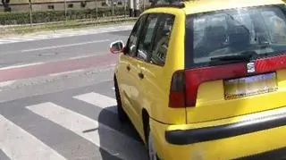 Strażnicy fotografują każde źle zaparkowane auto 