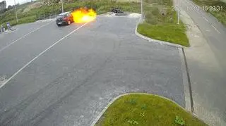 Czyścił kokpit samochodu. Doszło do eksplozji