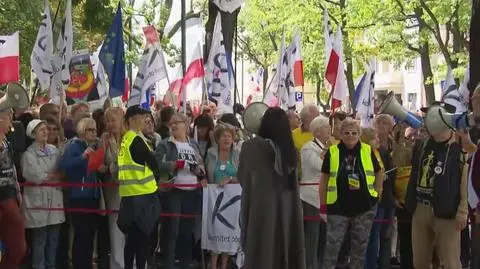 Pikieta KOD przed Trybunałem Konstytucyjnym