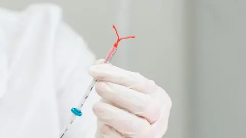 SPIRALA-ANTYKONCEPCJA-shutterstock_1607875672