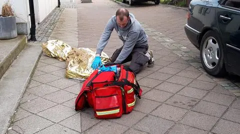 Chłopcy pomogli mężczyźnie, który stracił przytomność