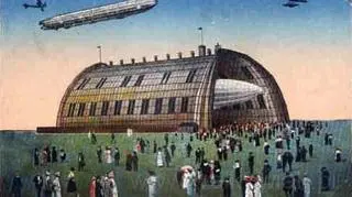 Pocztówka z poznańską halą Zeppelinów