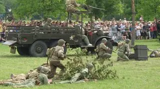 Rekonstrukcja historyczna na Małopolskim Pikniku Lotniczym