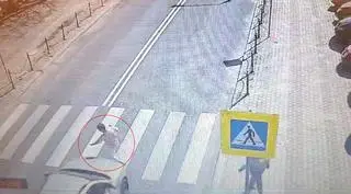 Kobieta była już w połowie przejścia