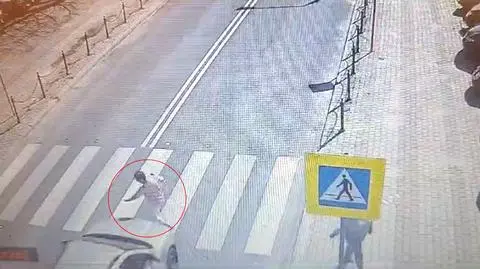 Kobieta była już w połowie przejścia