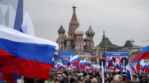 Propagandowy wiec poparcia dla Putina w Moskwie