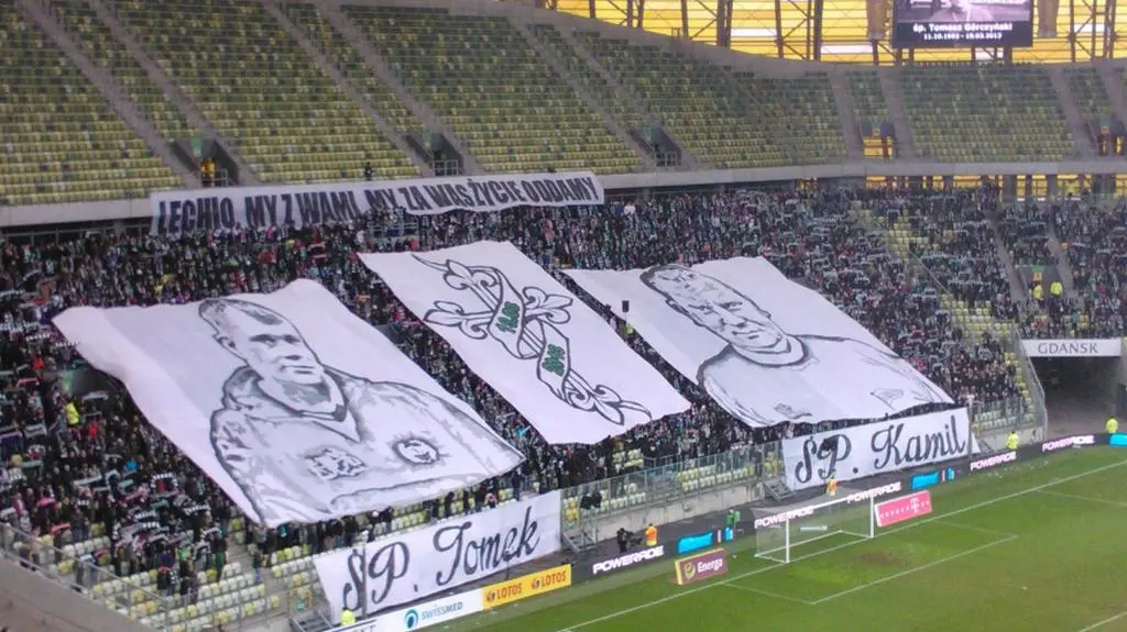 Kibice przygotowali bannery