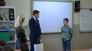 School director, mayor of Jaworz, and Maks