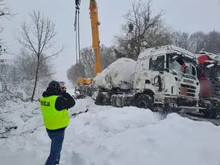 Ciężarówka została postawiona na koła następnego dnia 