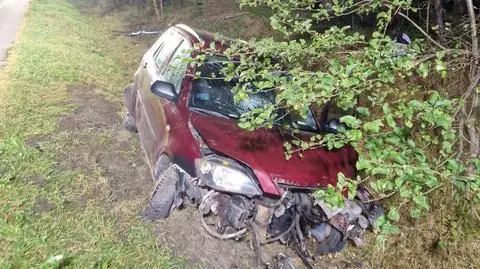 Wjechała z dziećmi samochodem do rowu. W organizmie miała półtora promila alkoholu 