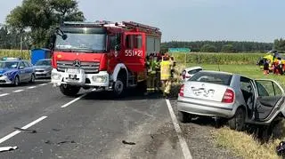Wielkie Pułkowo. Czołowe zderzenie, jedna osoba w szpitalu
