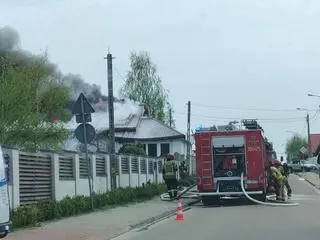 Z ogniem walczyło trzynaście zastępów straży pożarnej