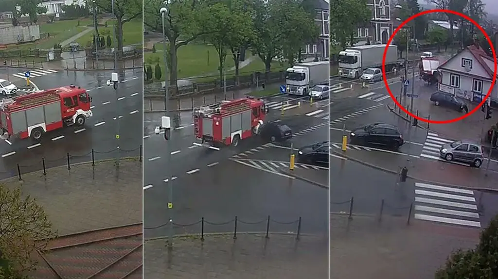 Wypadek w Sokółce. Wóz strażacki wjechał w budynek