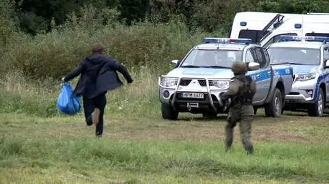 Poseł Franciszek Sterczewski próbował bezskutecznie dostarczyć jedzenie migrantom