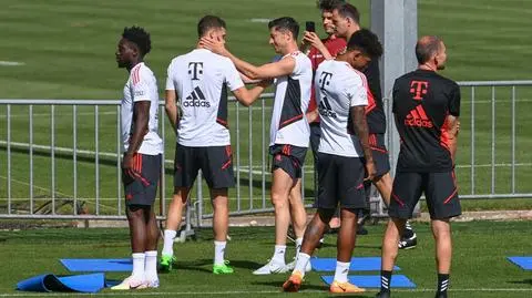 "Wyluzowany i uśmiechnięty". Lewandowski na kolejnym treningu Bayernu