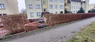 Kierowca zasłabł i wjechał w blok