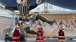 Zespoły tańca dawnego z całej Polski biorą w warsztatach organizowanych we Wrocławiu w ramach 9. Międzynarodowego Festiwalu Tańca Dawnego Pawana.