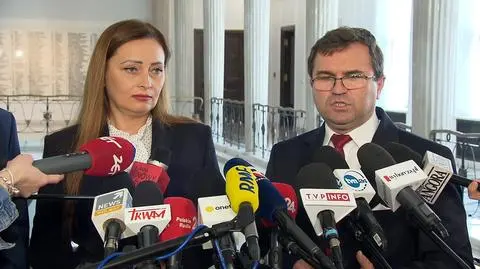 Konferencja trojga posłów