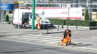 Zostały one zdemontowane około południa 14 sierpnia