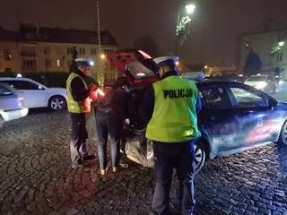Policjanci skontrolowali w Rzeszowie 93 kierowców przewozów "na aplikację"