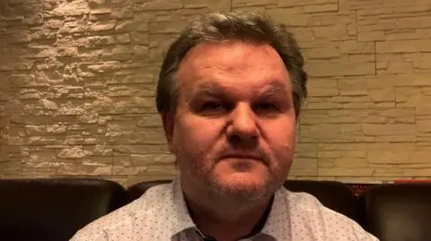 "Co w przypadku punktu usług krawieckich, który jest mały, trzeba zdjąć miarę itp.?"