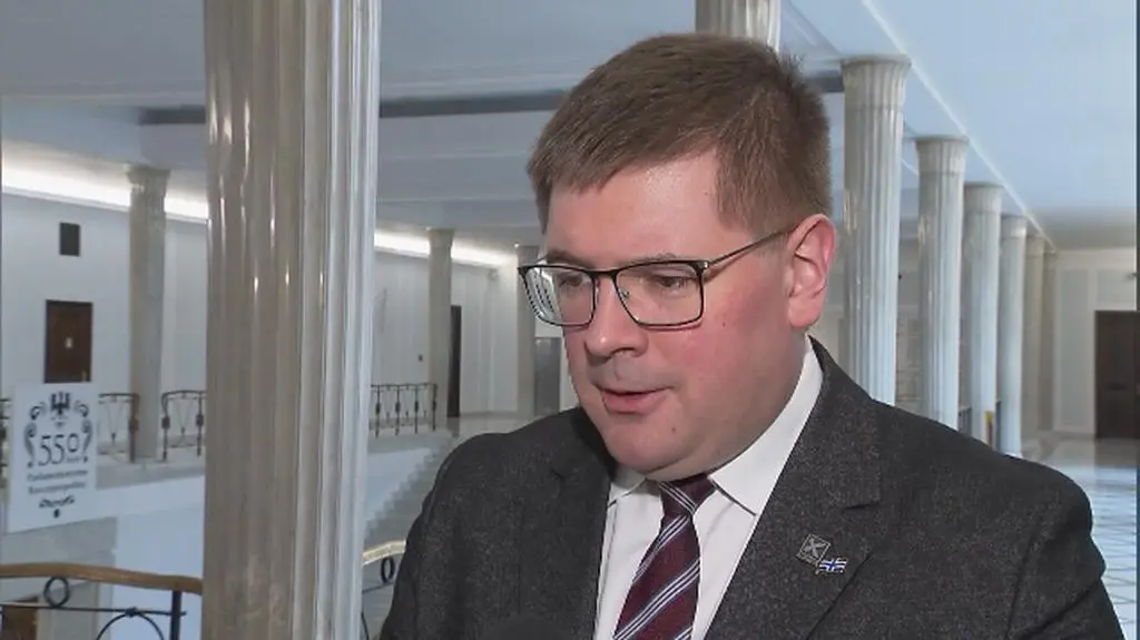 Rzymkowski: sprawa premii bulwersuje