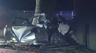 Wypadek między Suszem a Iławą. Osobowe audi uderzyło w drzewo, kierowca nie żyje