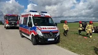 Zasłabł za kierownicą. Jego samochód dachował