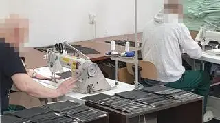 Produkcja maseczek przez więźniów z Wołowa