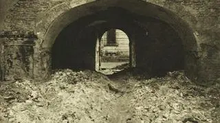 Spalone zbiory Biblioteki Uniwersyteckiej